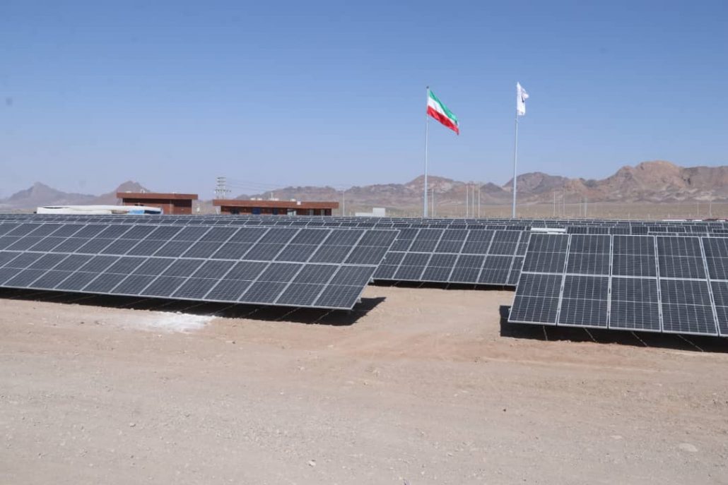 افتتاح نیروگاه خورشیدی 10 مگاواتی غدیر کوشک با همت شرکت سرمایه گذاری غدیر